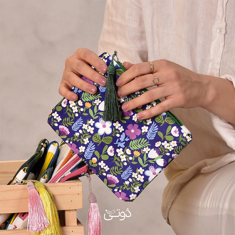 کیف آرایشی طرح باغچه پُرگل