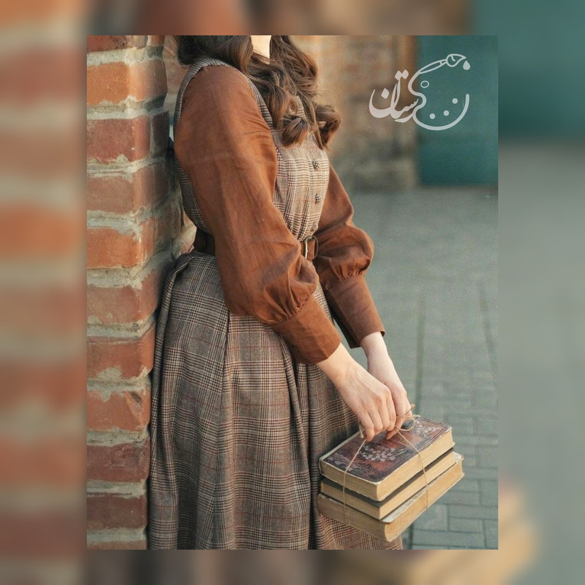 پوستر " اون عاشق کتابه" A6